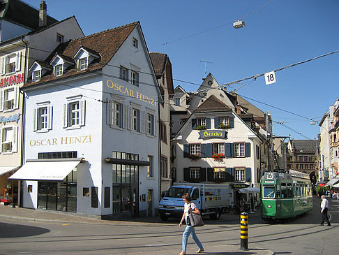 Foto Auf den Straßen - Basel